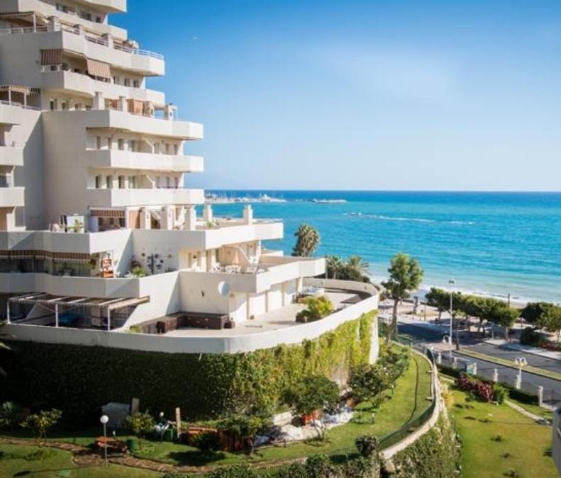 Apartamentos Holidays Benalbeach Бенальмадена Экстерьер фото